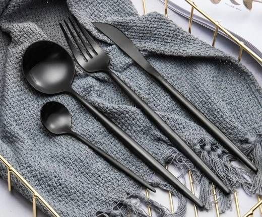 Lyxiga Bestickset – För ett Elegant och Distinkt Bord