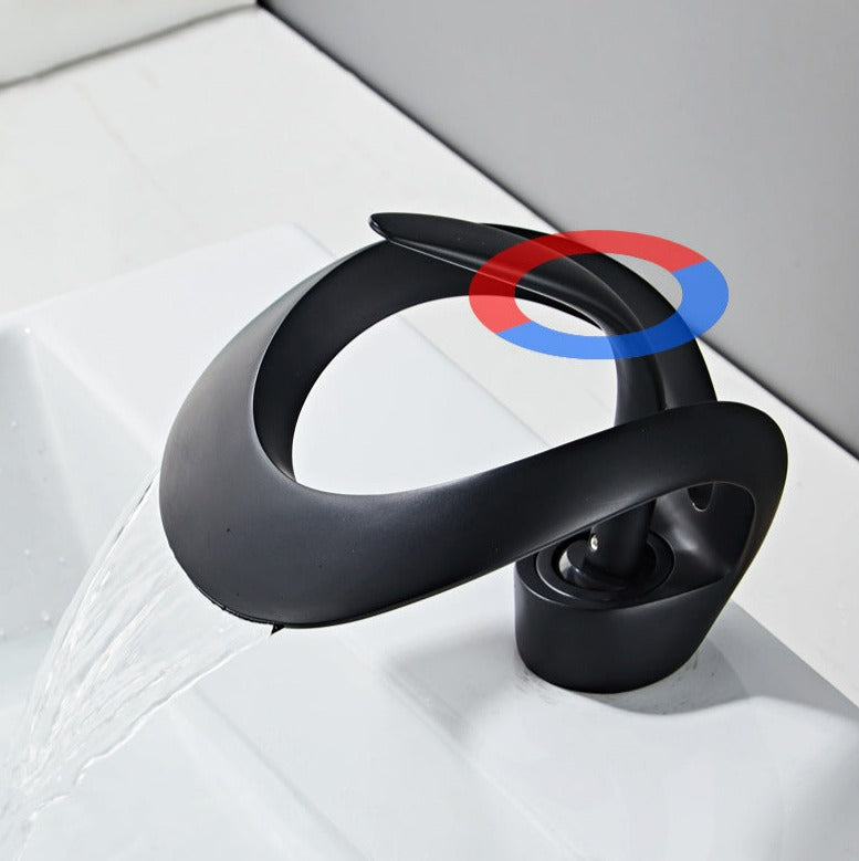 Rubinetto da Bagno Moderno – Design Curvo ed Elegante