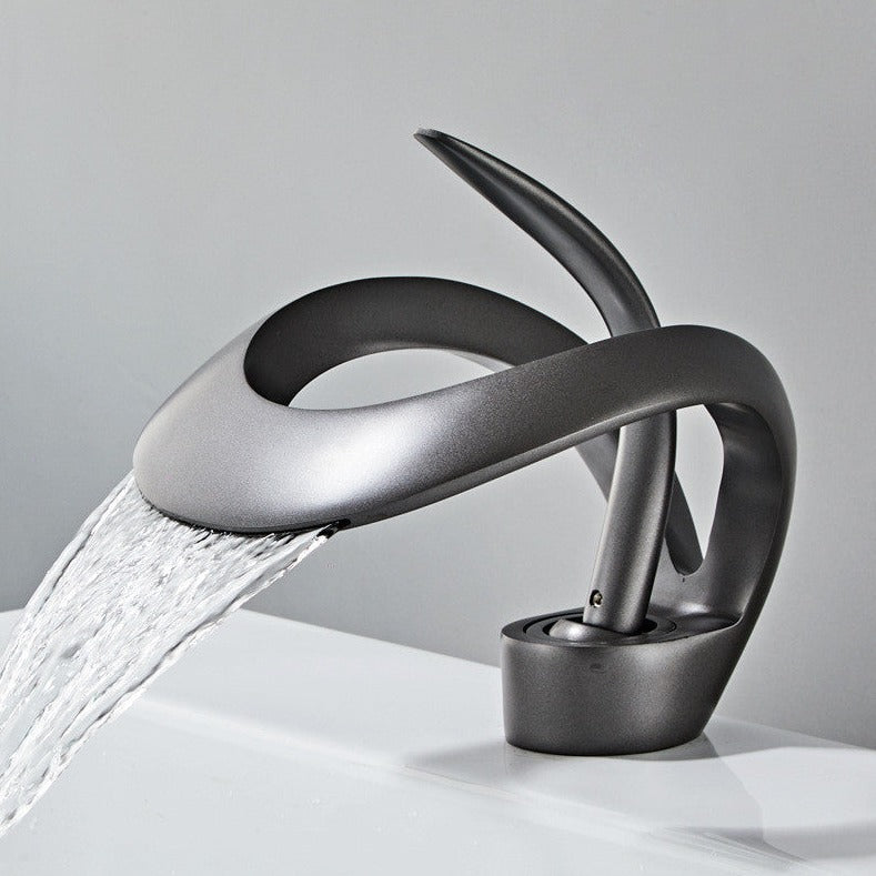 Rubinetto da Bagno Moderno – Design Curvo ed Elegante