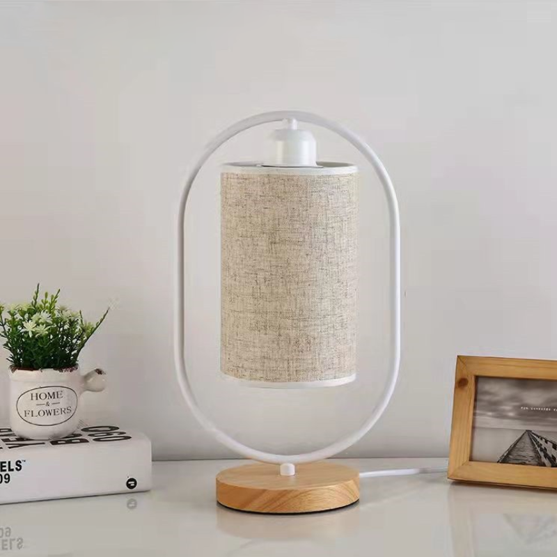 מנורת שולחן LED — אלגנטיות וינטג'