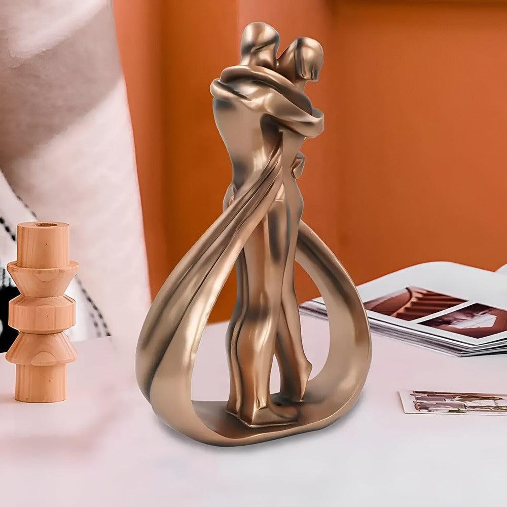 Statue av et forelsket par - Sentimental gave og moderne stil