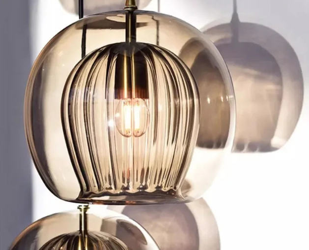 Moderne glasskulebelysning - mykt lys og raffinert stil