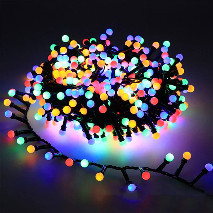 Ghirlanda LED impermeabile per esterni — giardino, terrazza e serate illuminate