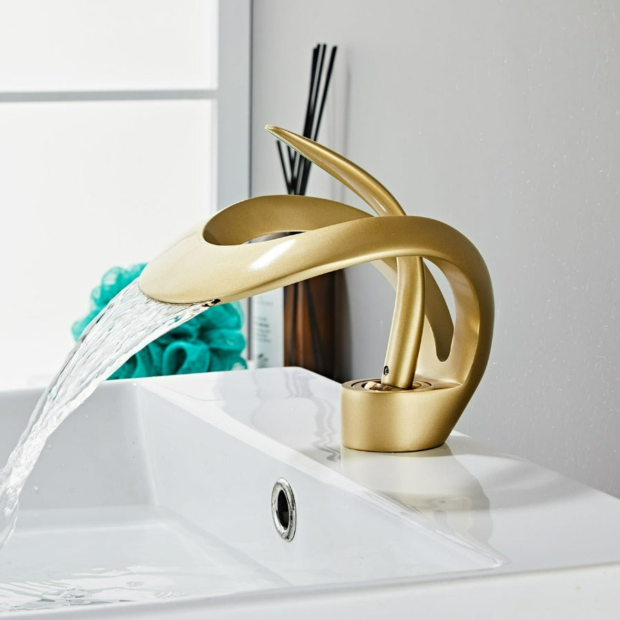 Rubinetto da Bagno Moderno – Design Curvo ed Elegante