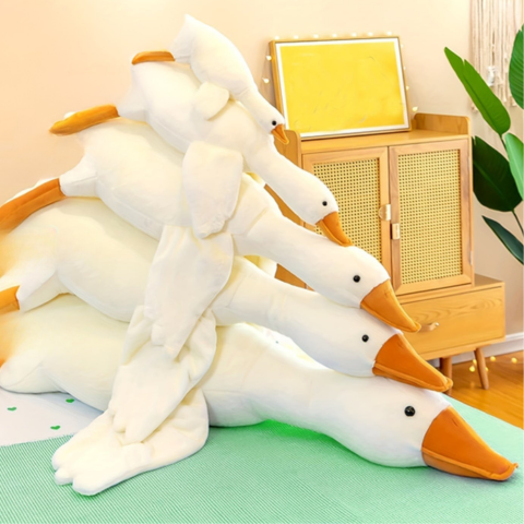 大きな白鳥のぬいぐるみ - 洗練されたデザインと限りない優しさ