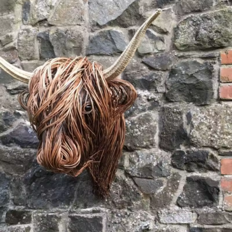 Testa di Mucca Intrecciata – Arte Naturale Murale