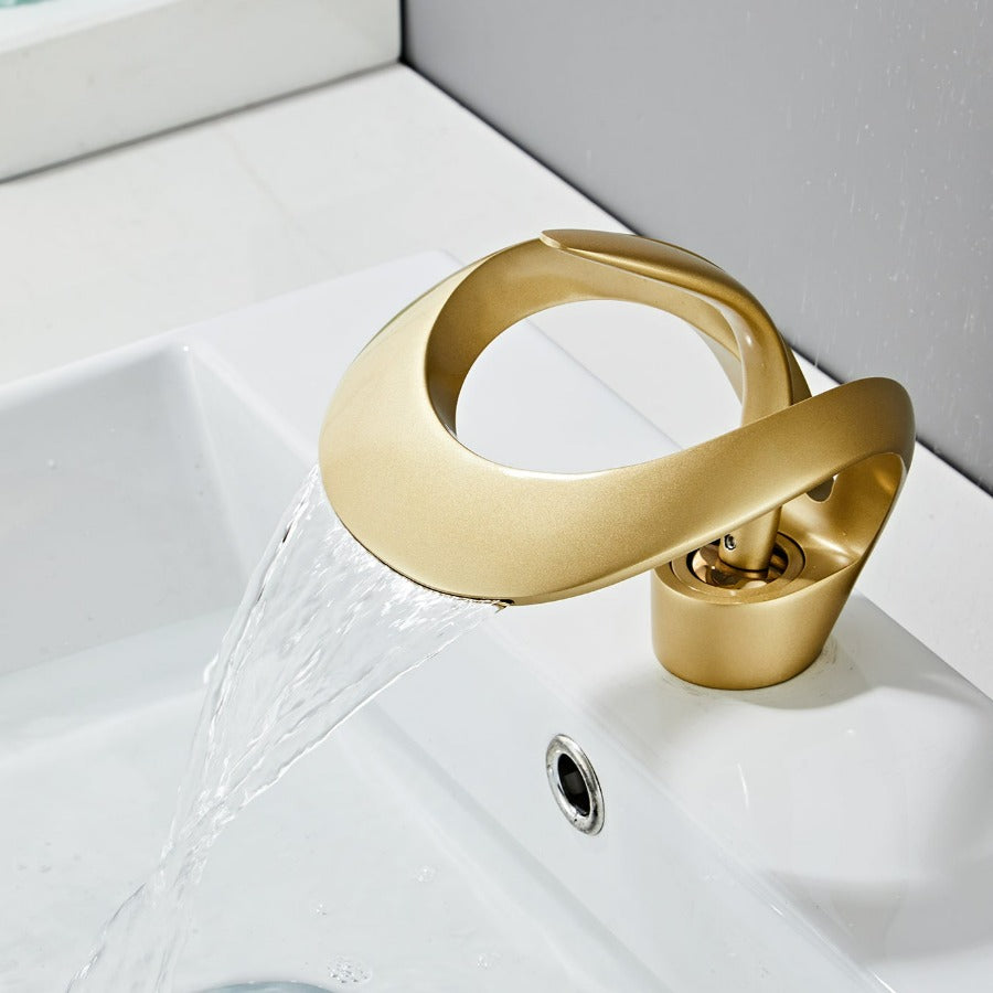 Rubinetto da Bagno Moderno – Design Curvo ed Elegante