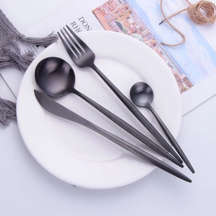 Lyxiga Bestickset – För ett Elegant och Distinkt Bord