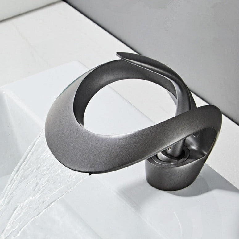 Rubinetto da Bagno Moderno – Design Curvo ed Elegante