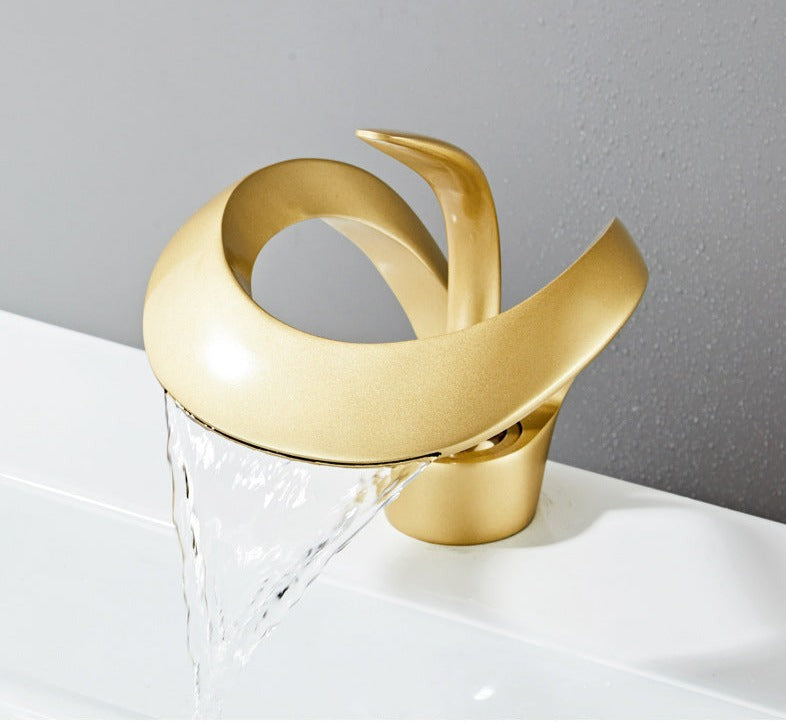 Rubinetto da Bagno Moderno – Design Curvo ed Elegante