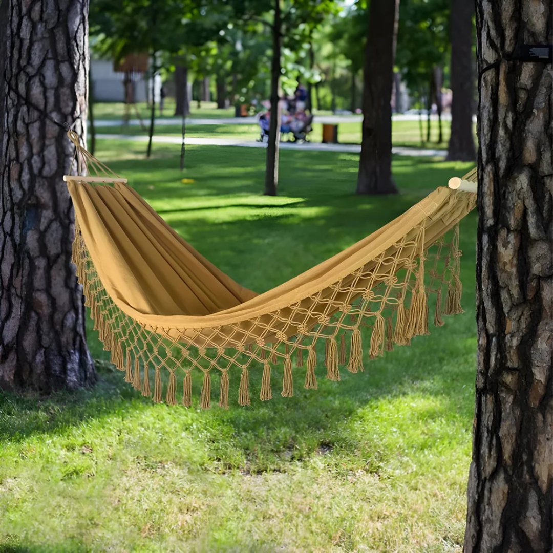 Hamac Exterior Bohémian – Relaxare Stilată și Ambianță Calmă