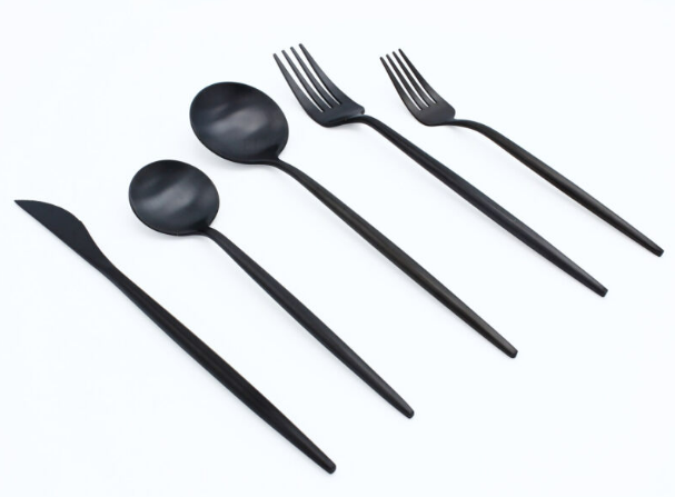 Lyxiga Bestickset – För ett Elegant och Distinkt Bord
