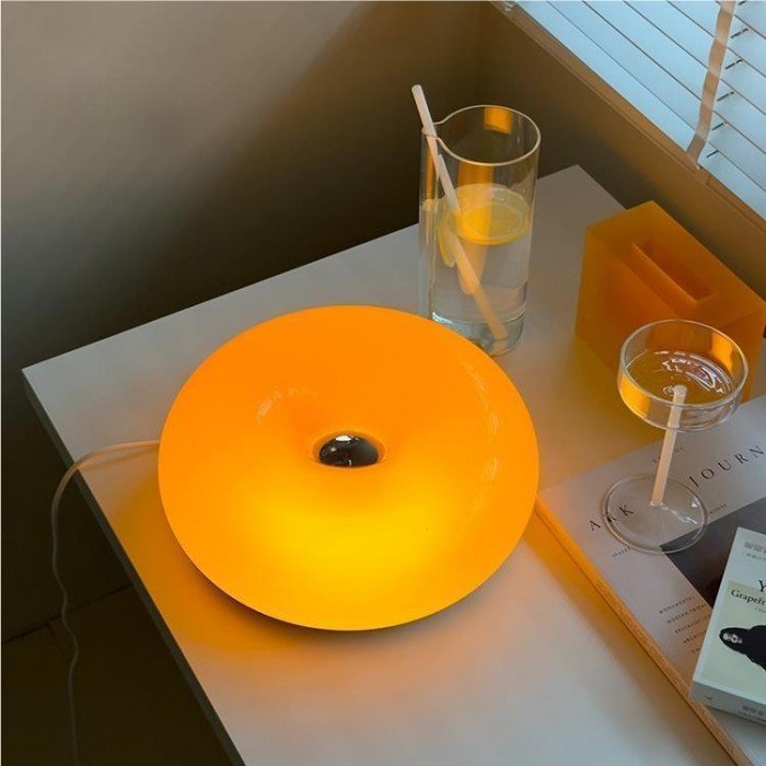 Lampada da parete e da tavolo - Originalità e raffinatezza