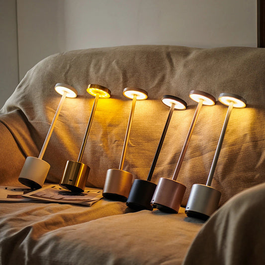 Lampa stołowa LED dotykowa z funkcją ładowania – nowoczesne i praktyczne oświetlenie 