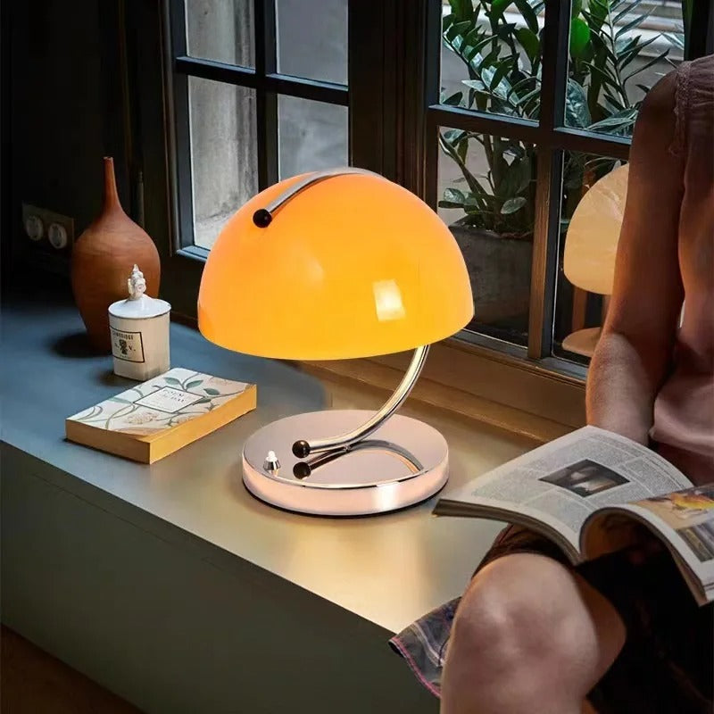 Lâmpada de Mesa de Estilo Escandinavo em Vidro – Elegância e Modernidade 