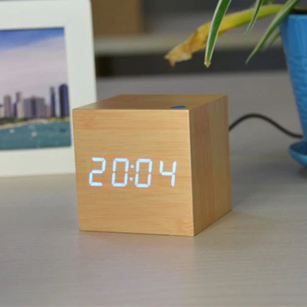 Cube Digital Clock – Minimalist Design and LED Display 