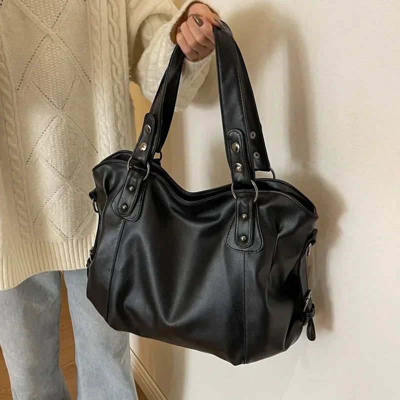 Zita | Veľká taška na rameno s odnímateľným popruhom – elegancia a praktickosť 