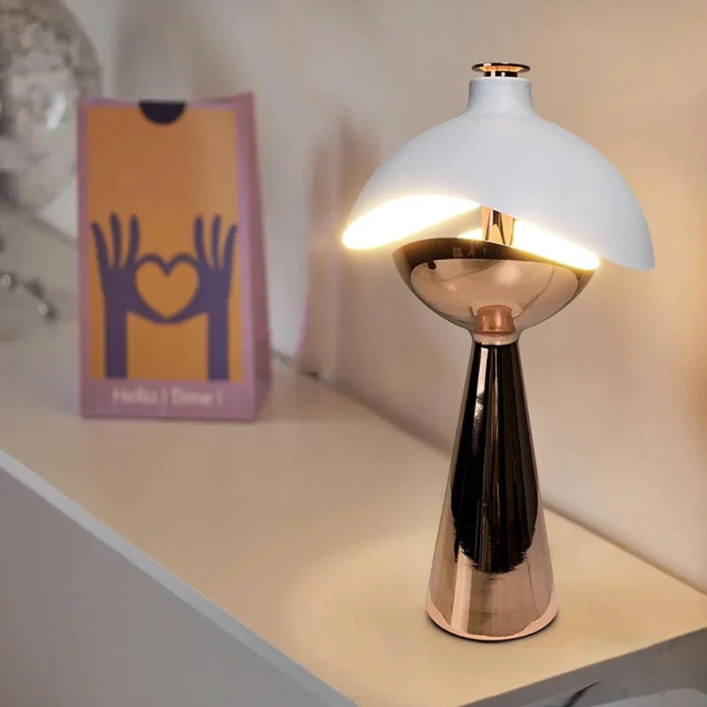 Lampă de birou sculptată – eleganță și originalitate 
