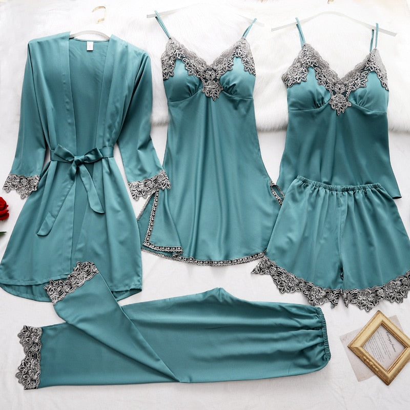 Soft And Chic Pajamas – Luxurious Comfort And Lightness 