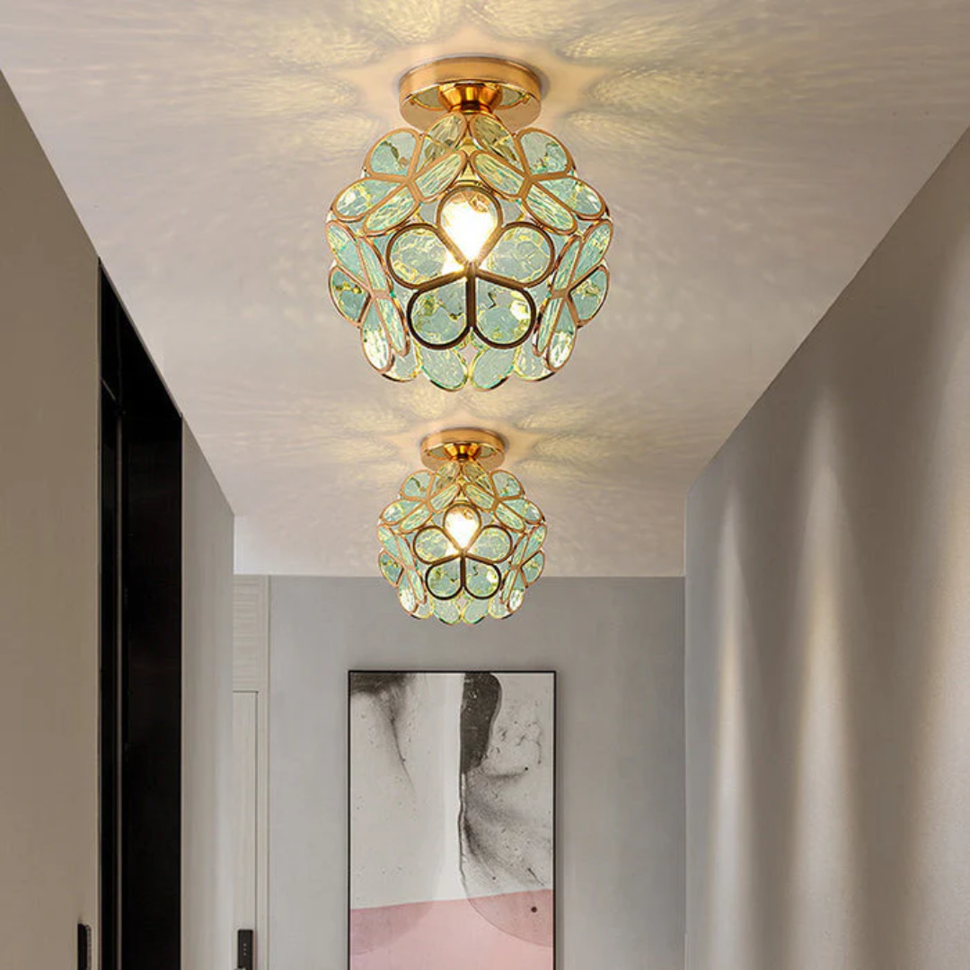 Deckenleuchte in Blumenform – Zartes und modernes Design 