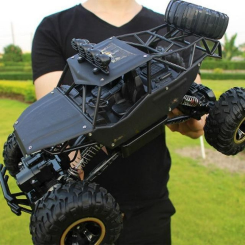 Kauko-ohjattava maastoauto - Teho ja adrenaliini taattu