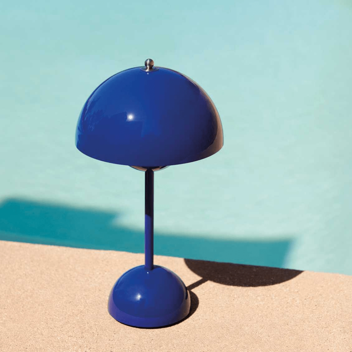 Desk LED Lamp – Modern Simplicity and Functionality 
