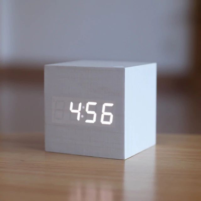 Cube Digital Clock – Minimalist Design and LED Display 