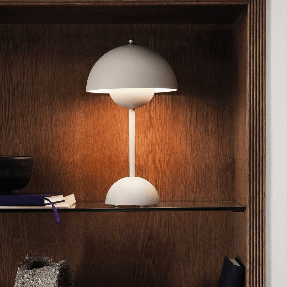 Desk LED Lamp – Modern Simplicity and Functionality 