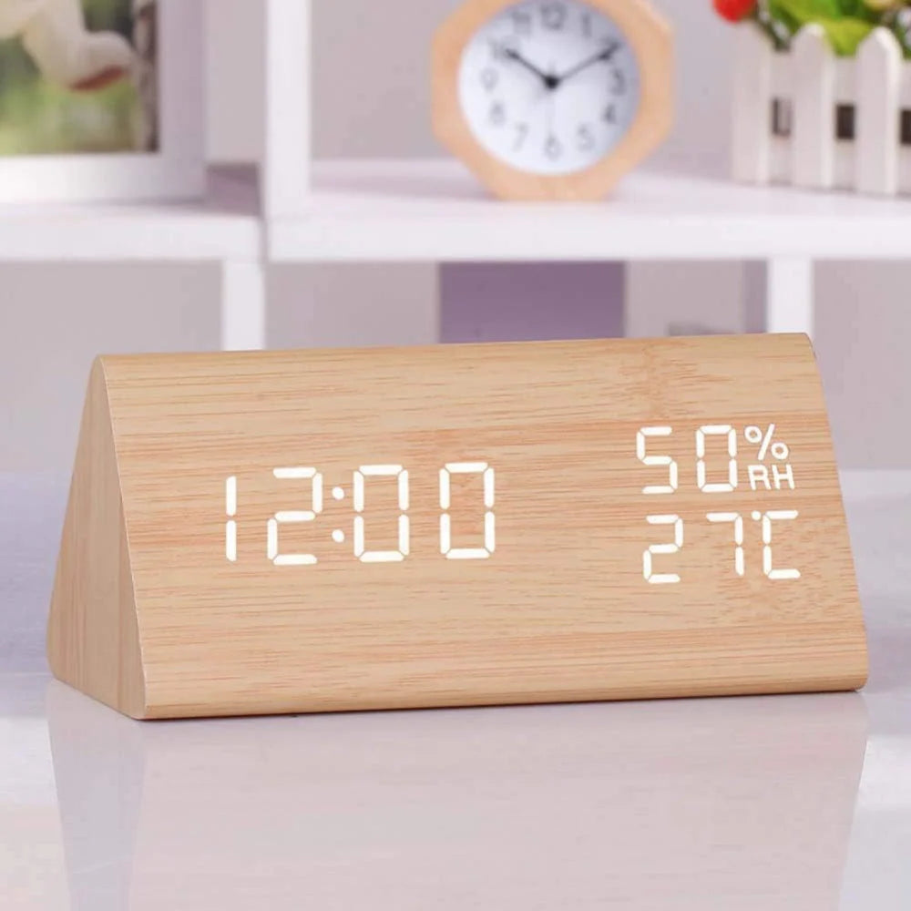 LED hodiny s hlasovým ovládaním – moderný dizajn a inteligentné funkcie 